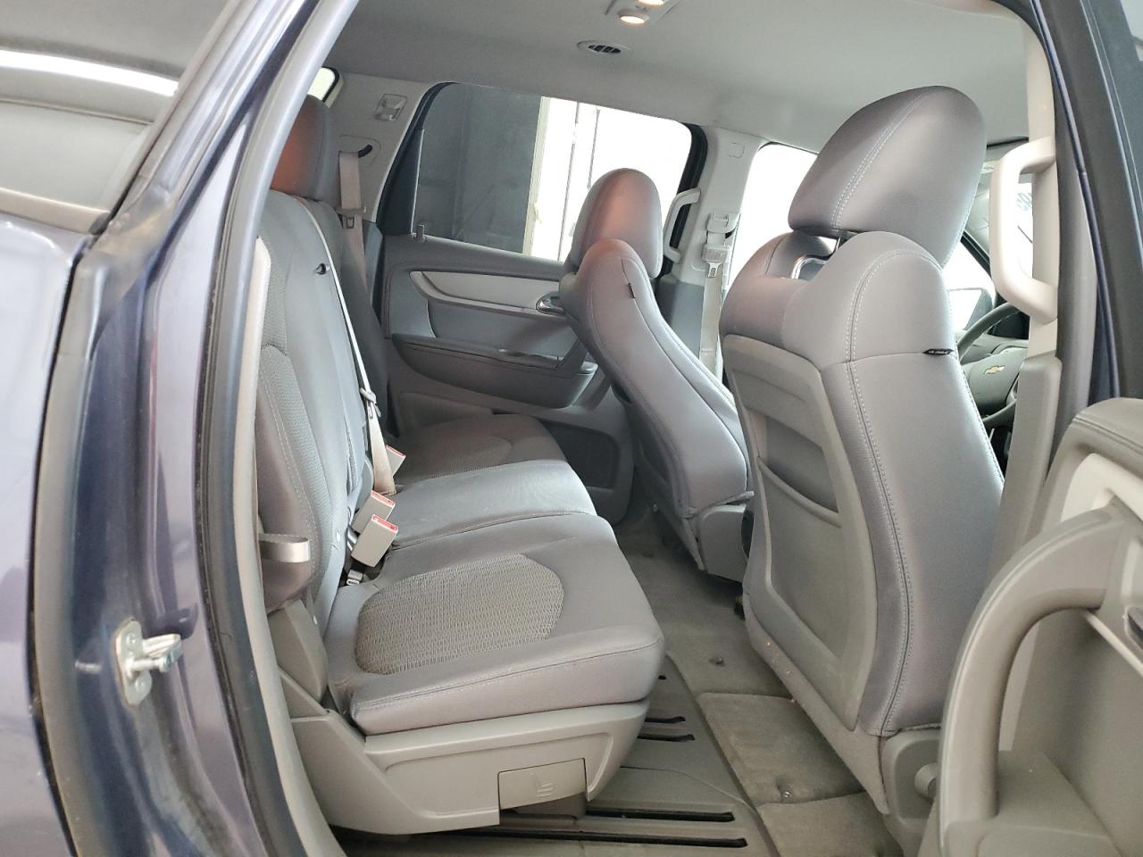 2013 Chevrolet Traverse - Image 11