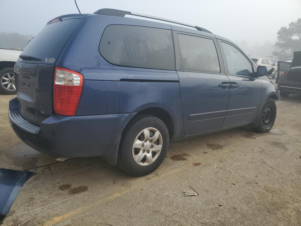 2009 Kia Sedona - Image 3