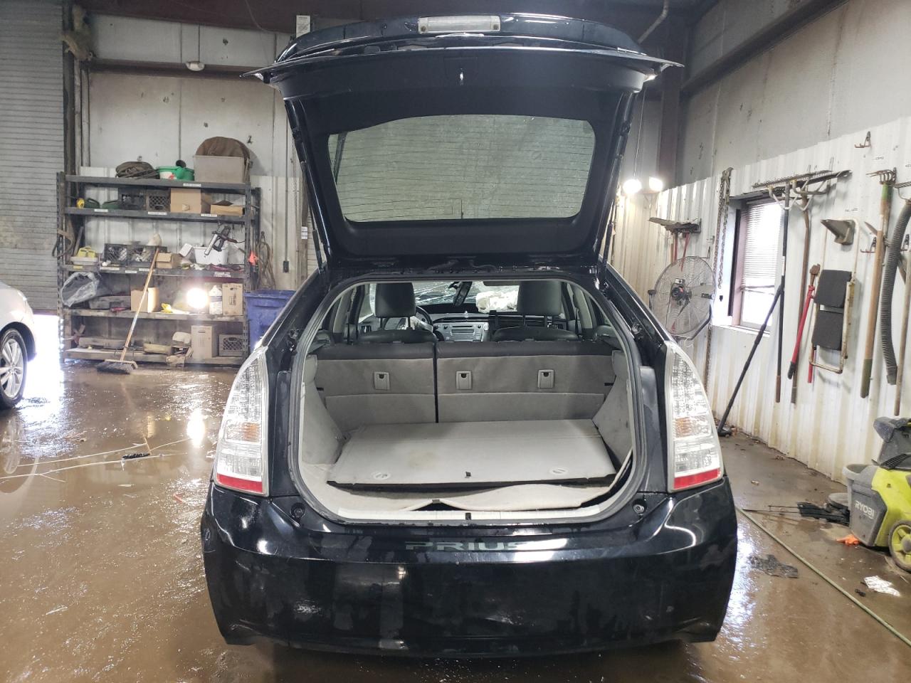 2011 Toyota Prius - Image 6