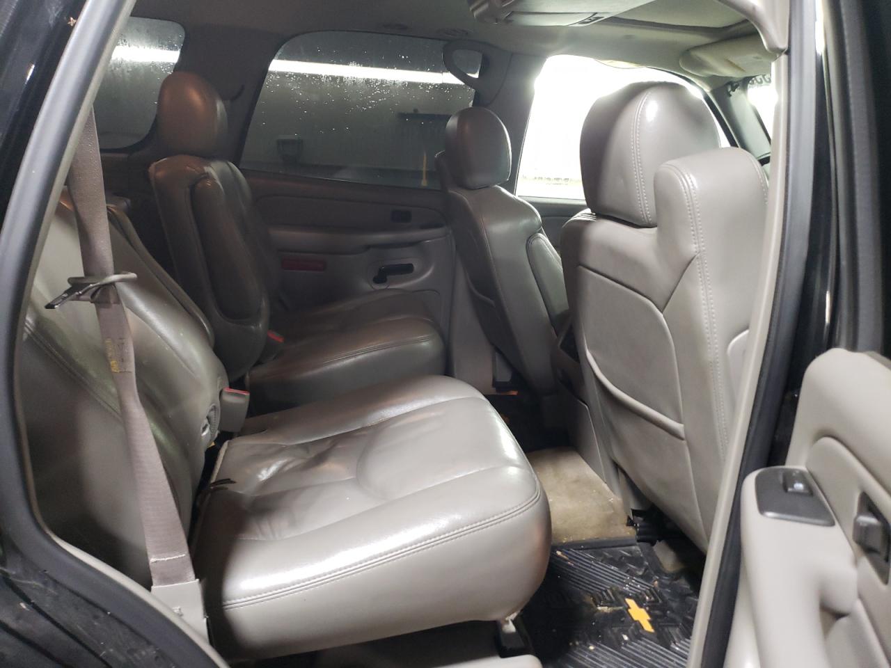 2005 Chevrolet Tahoe - Image 10