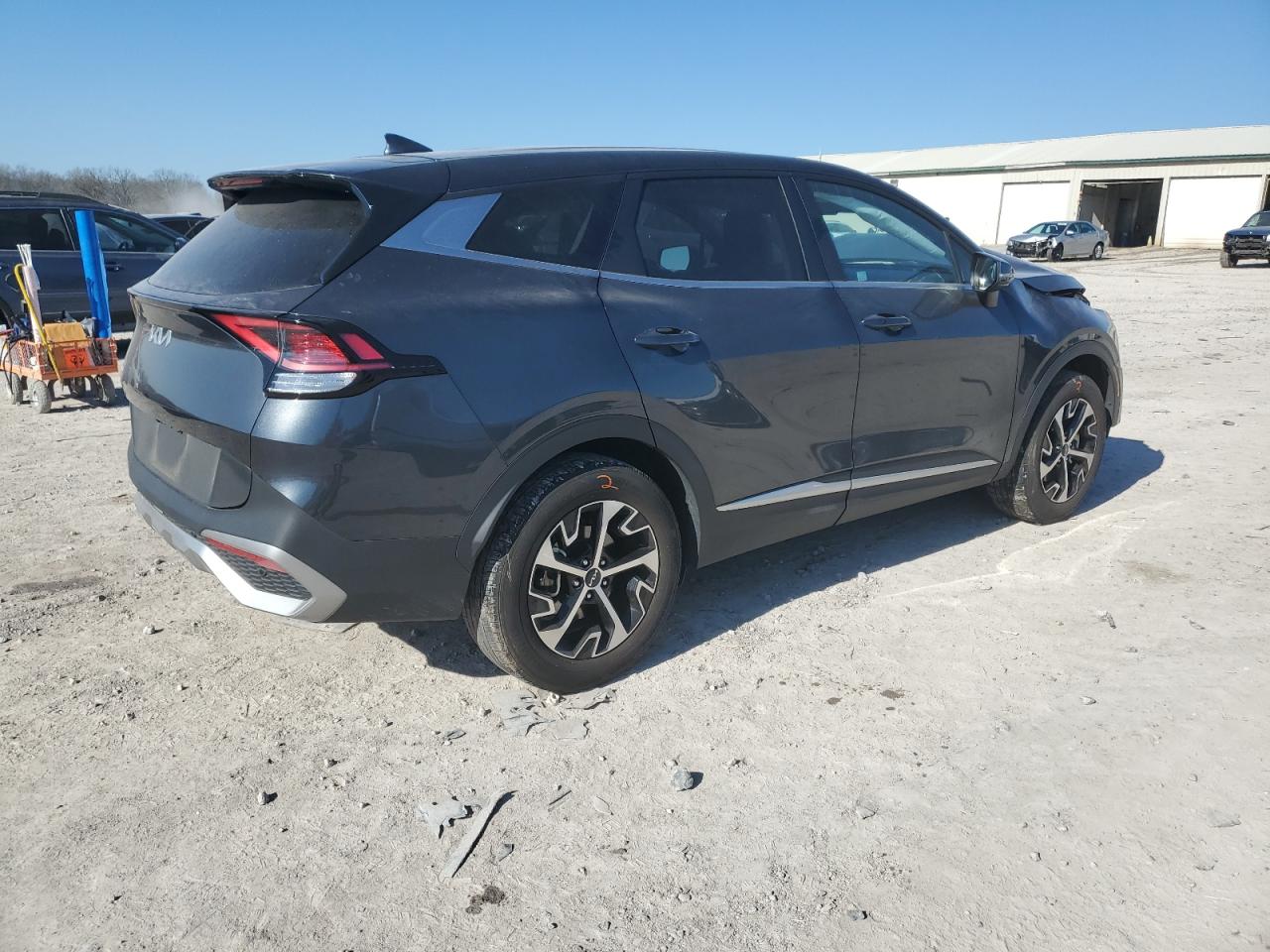 2023 Kia Sportage - Image 3
