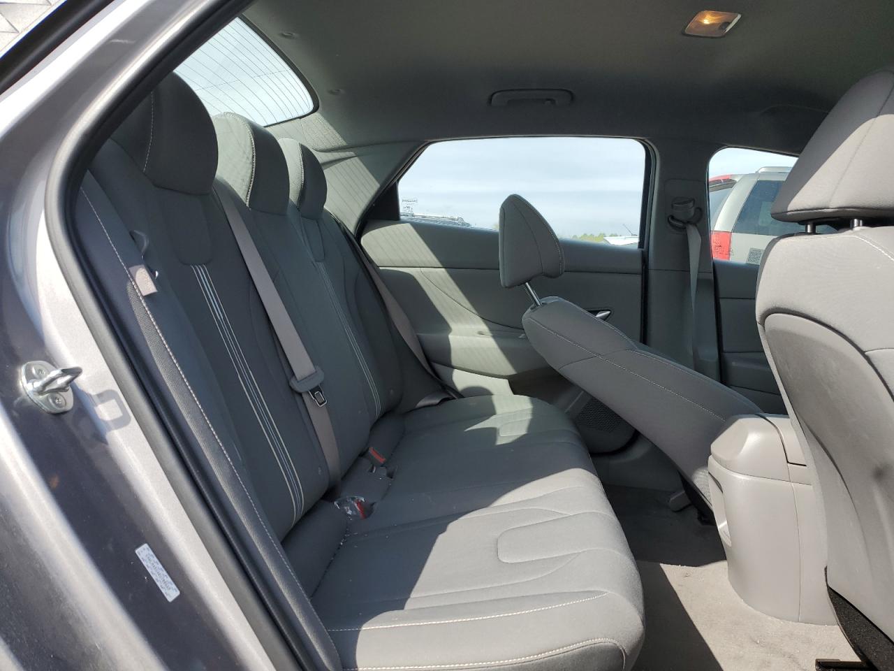 2024 Hyundai Elantra - Image 10