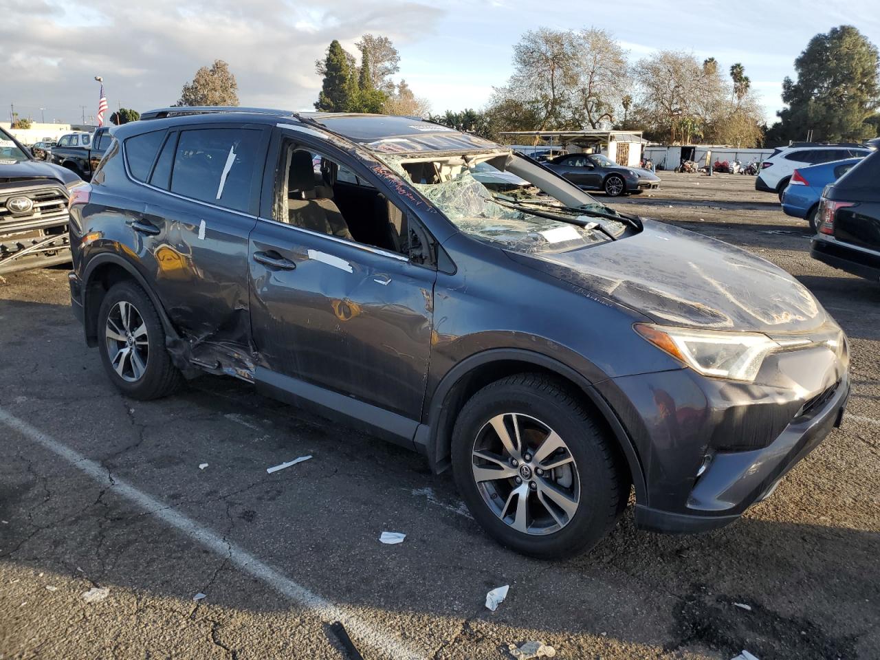 2018 Toyota RAV 4 - Image 4