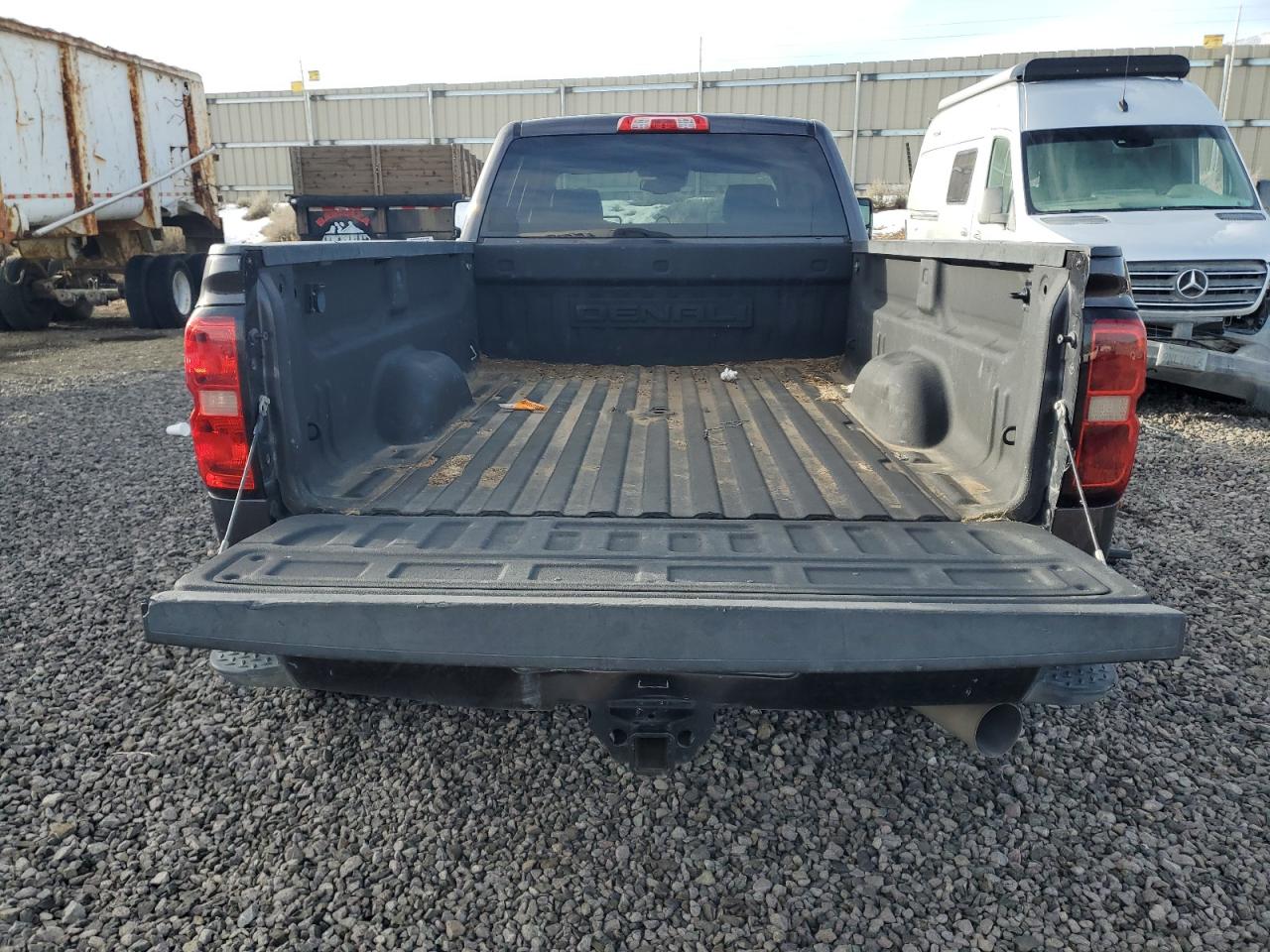 2015 GMC Sierra - Image 10