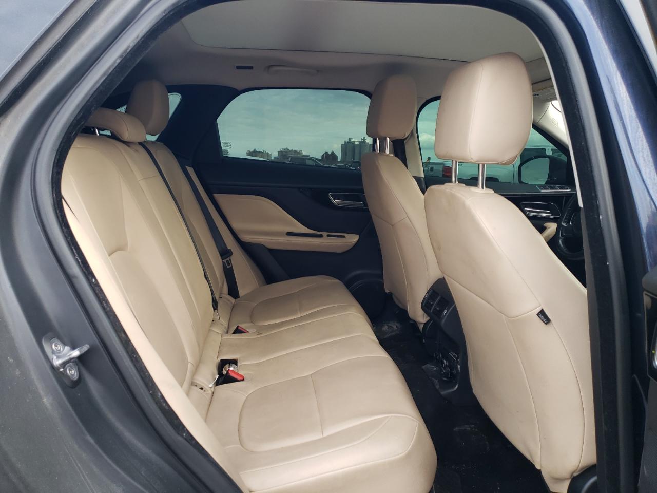 2017 Jaguar F-Pace - Image 11