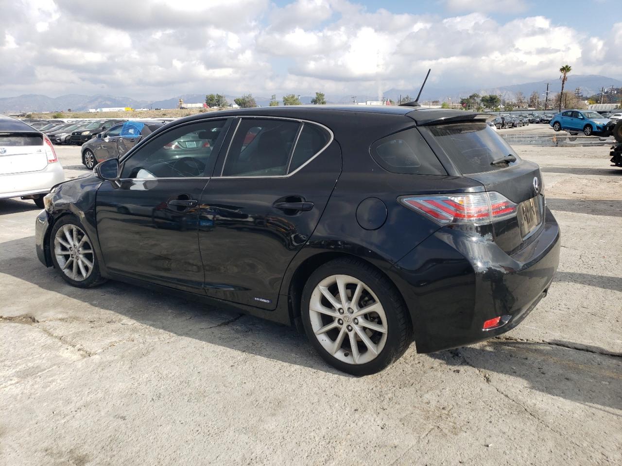 2012 Lexus CT - Image 2