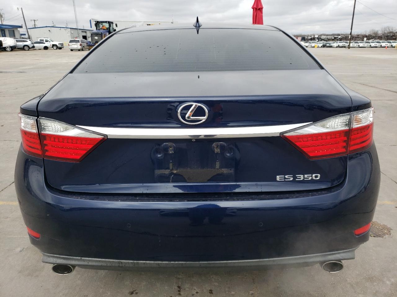 2015 Lexus ES - Image 6