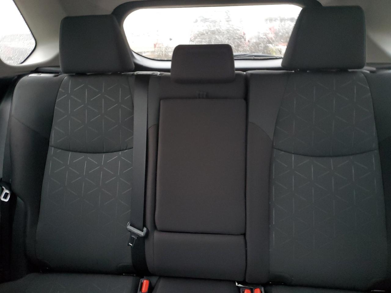 2024 Toyota RAV 4 - Image 10