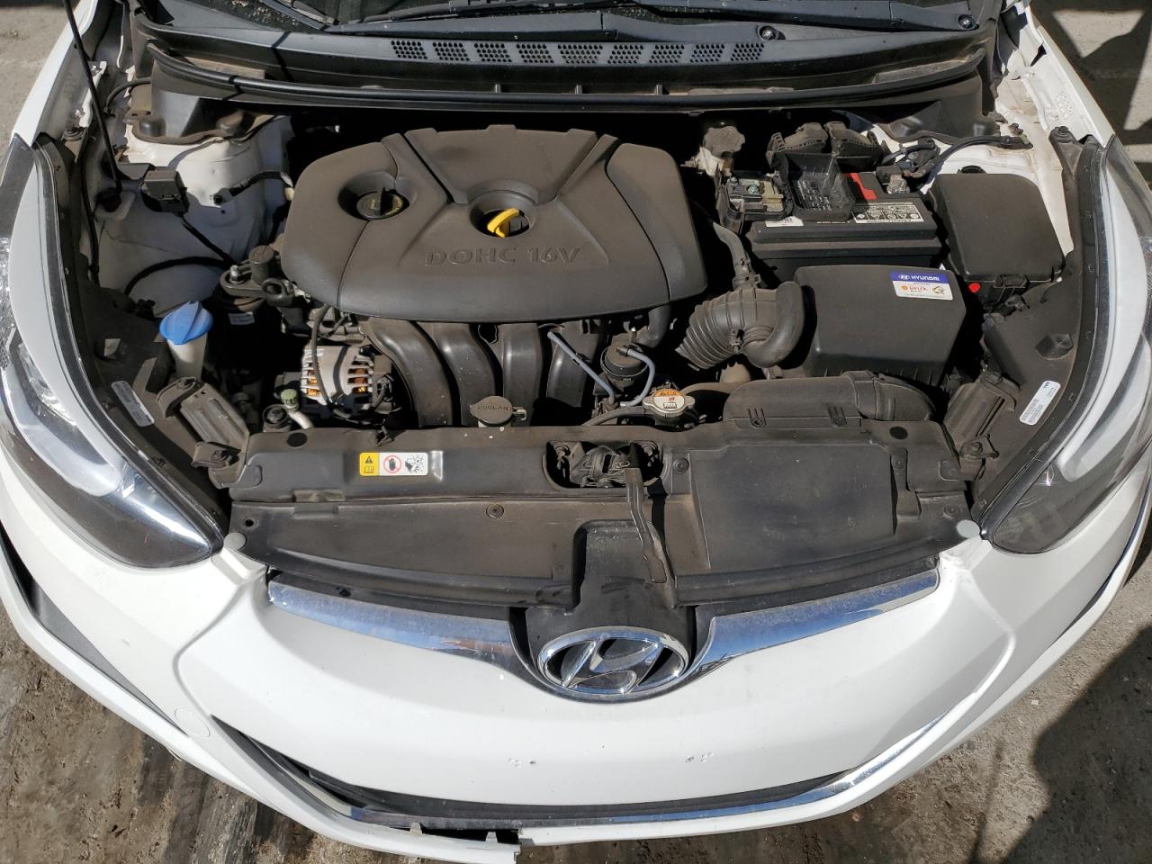 2015 Hyundai Elantra - Image 11