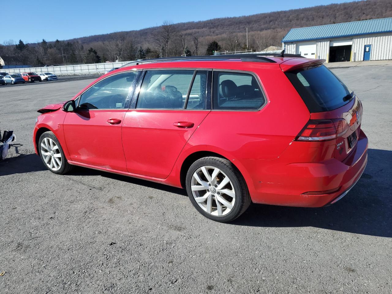 2019 Volkswagen Golf - Image 2