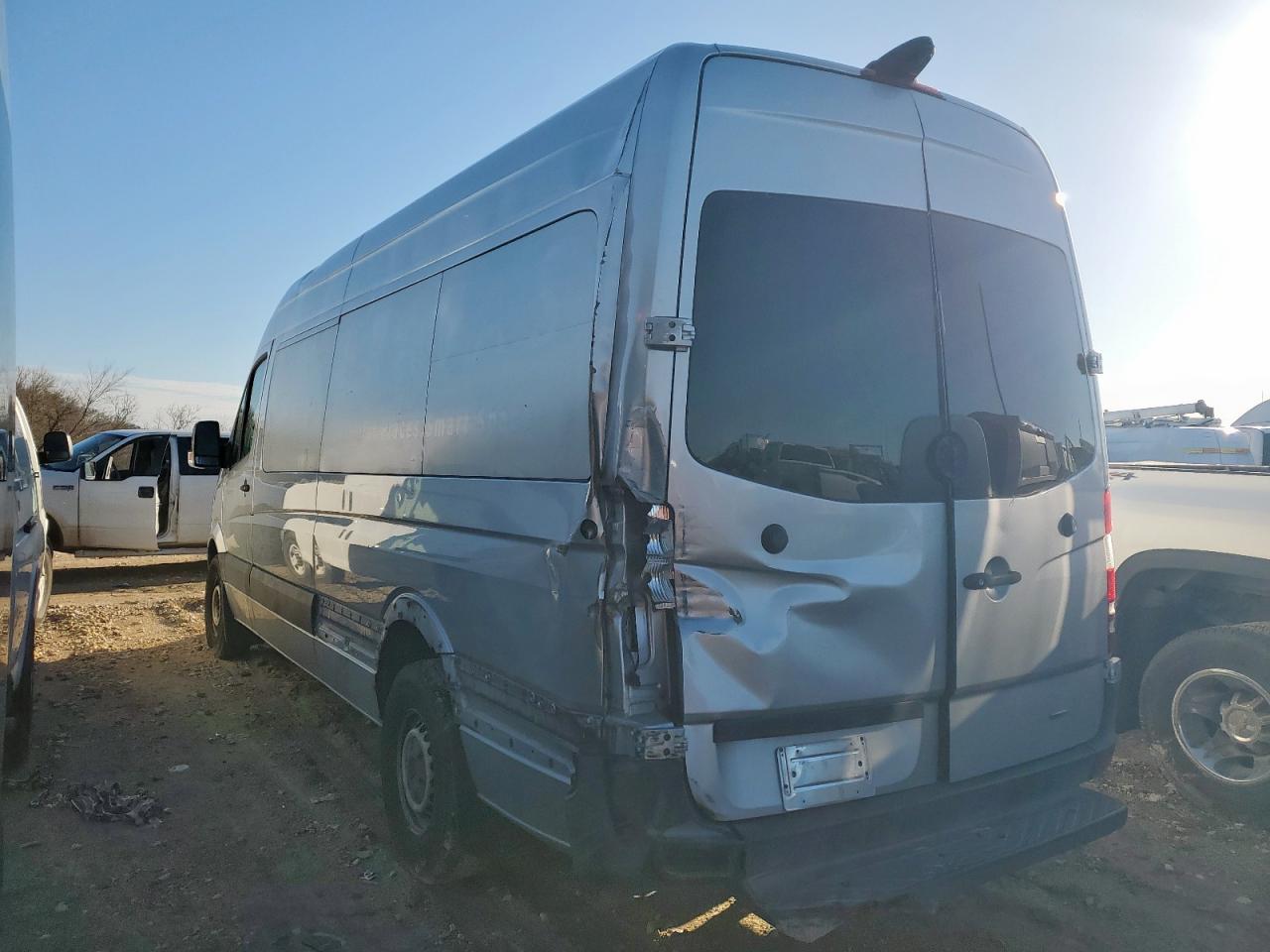 2014 Mercedes-Benz Sprinter - Image 2