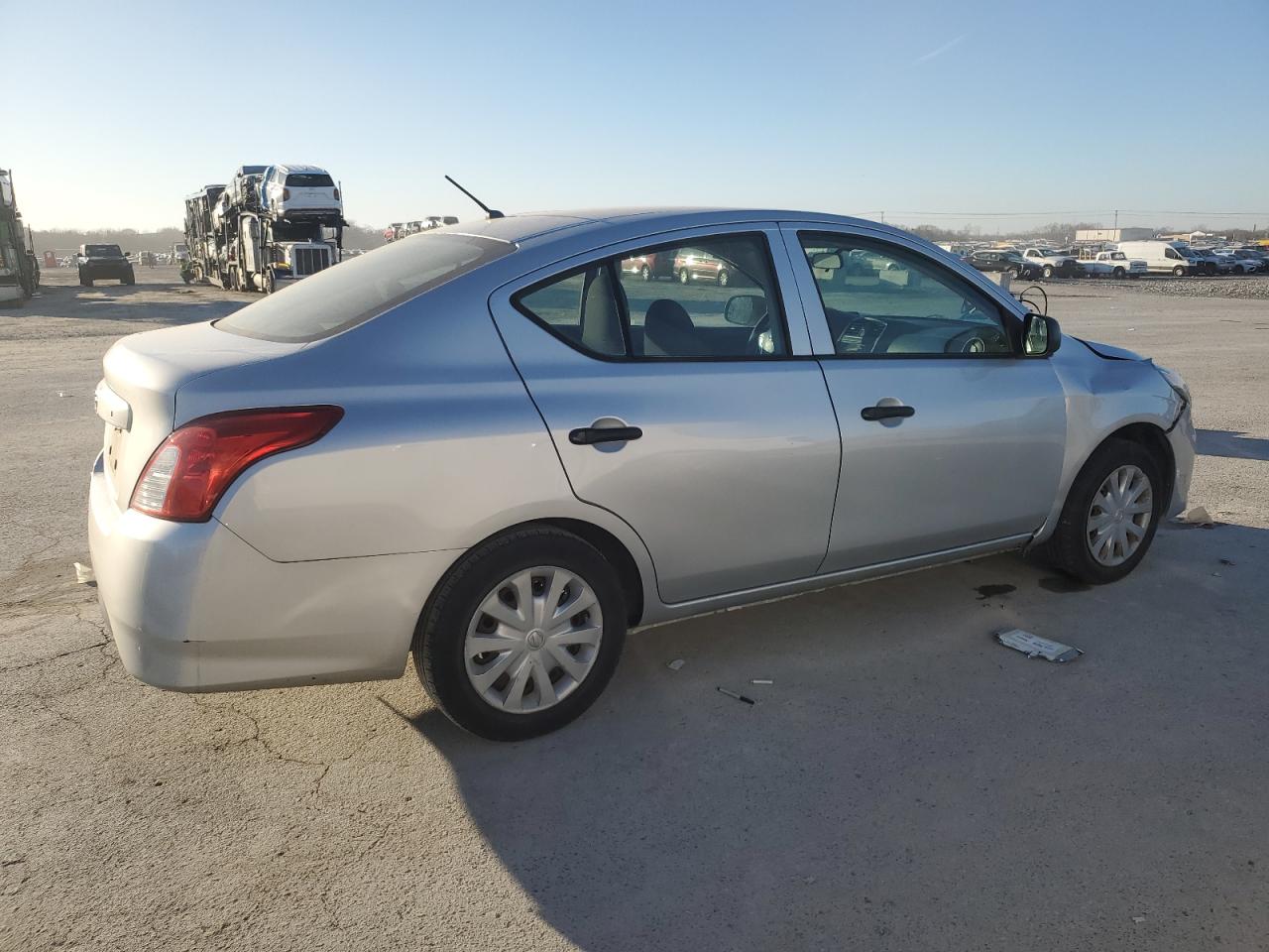2015 Nissan Versa - Image 3