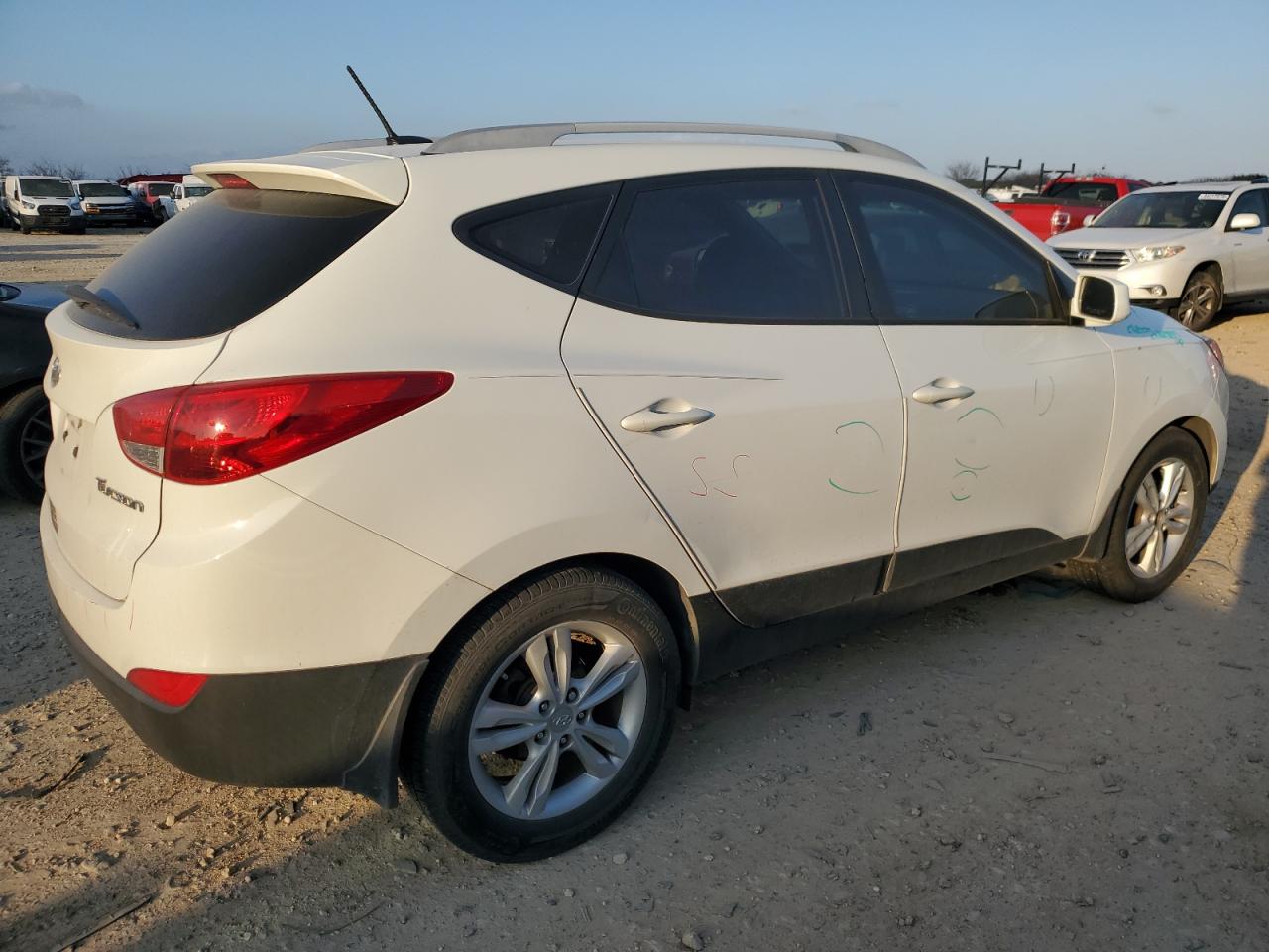 2011 Hyundai Tucson - Image 3