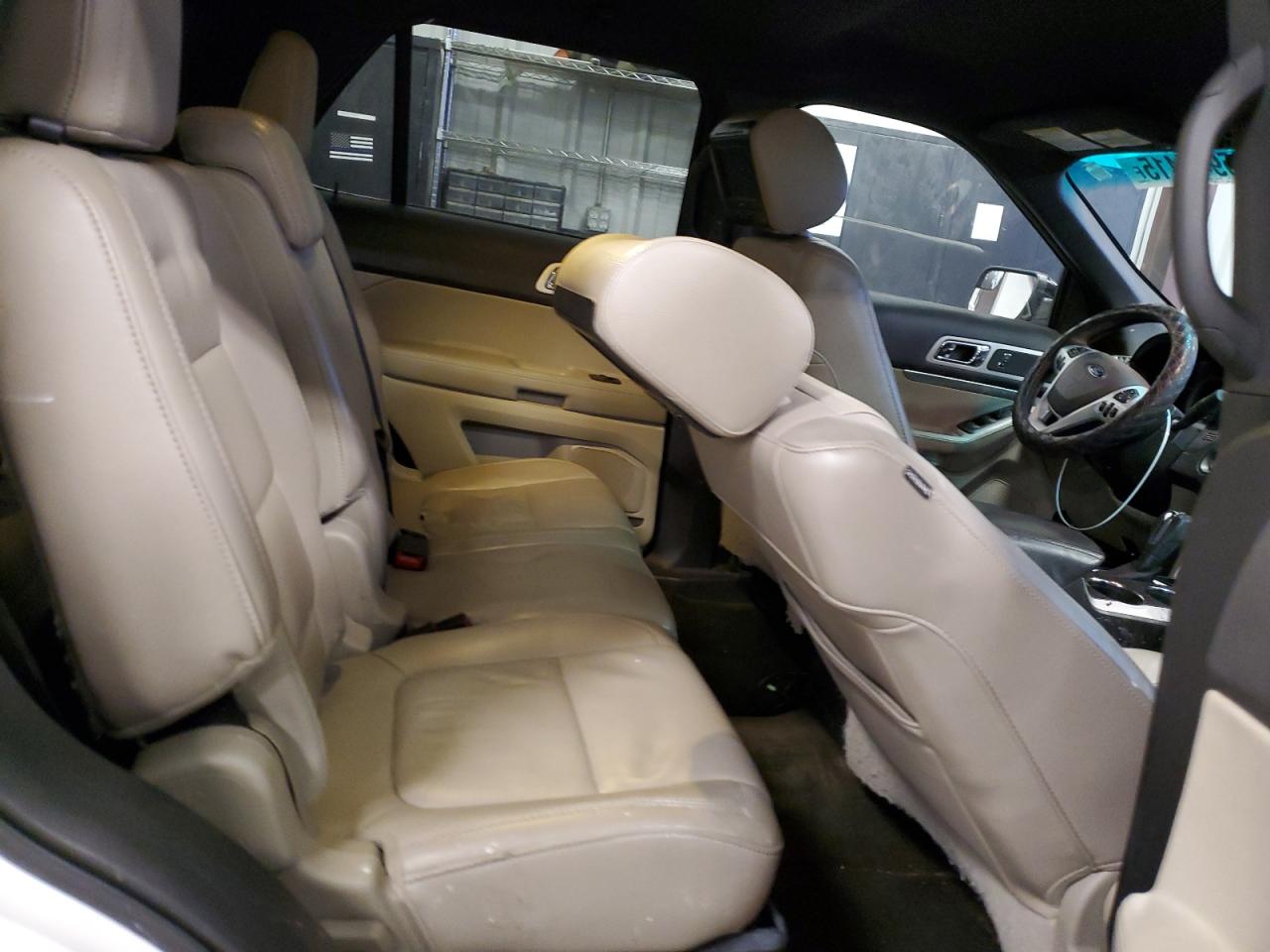 2013 Ford Explorer - Image 11