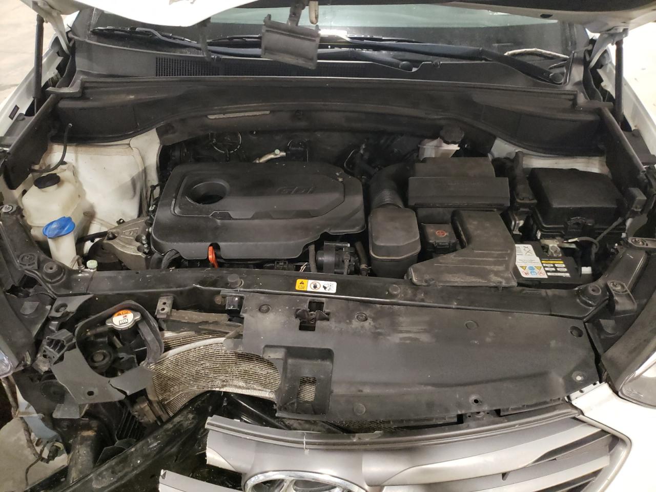 2018 Hyundai Santa Fe - Image 12