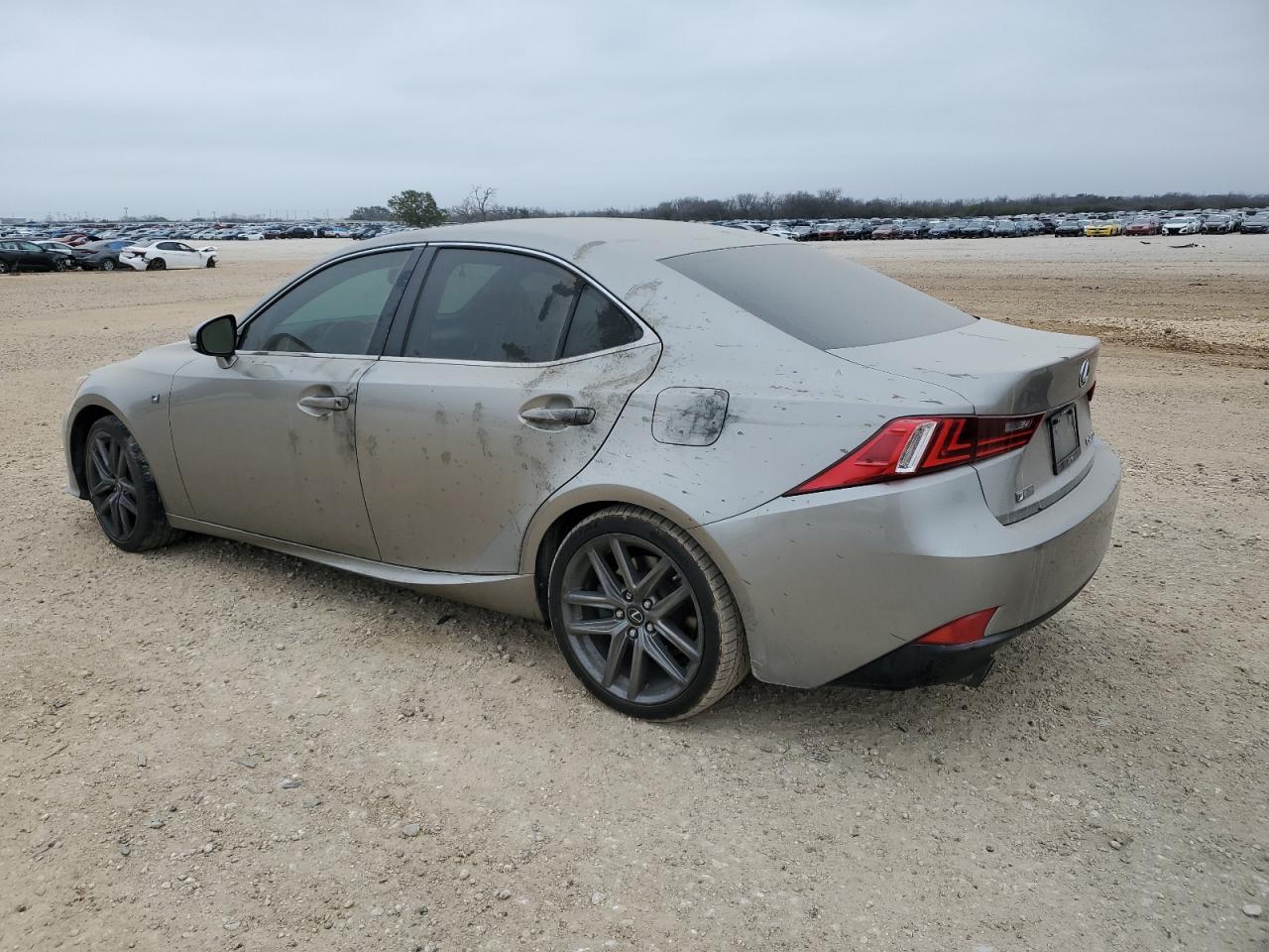 2016 Lexus IS - Image 2
