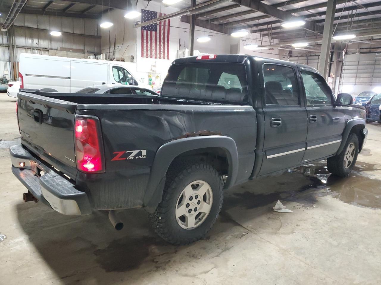 2006 Chevrolet Silverado - Image 3