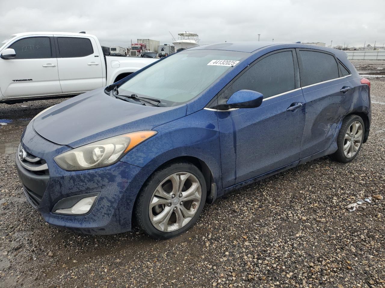 2013 Hyundai Elantra - Image 1