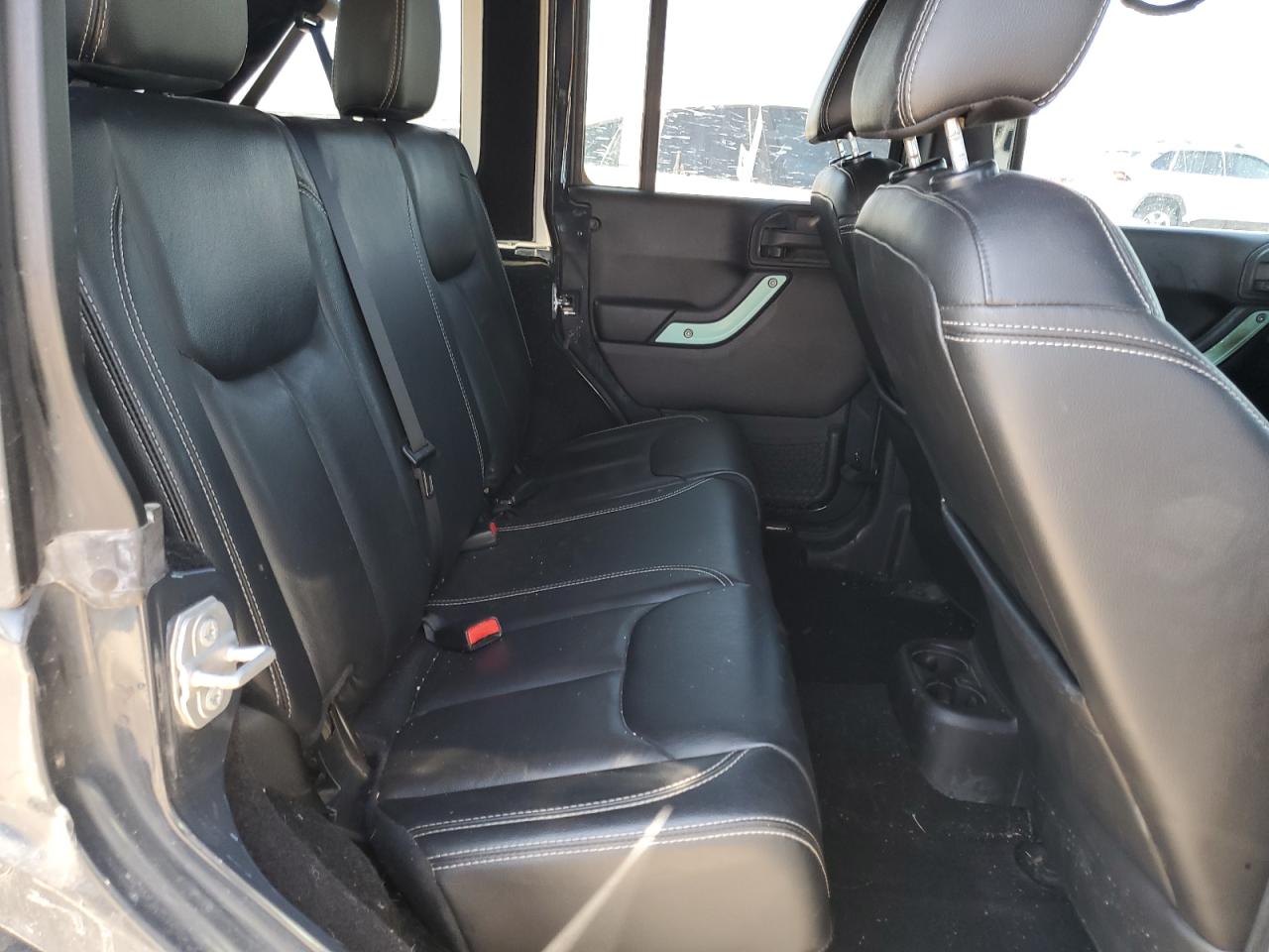 2016 Jeep Wrangler - Image 11