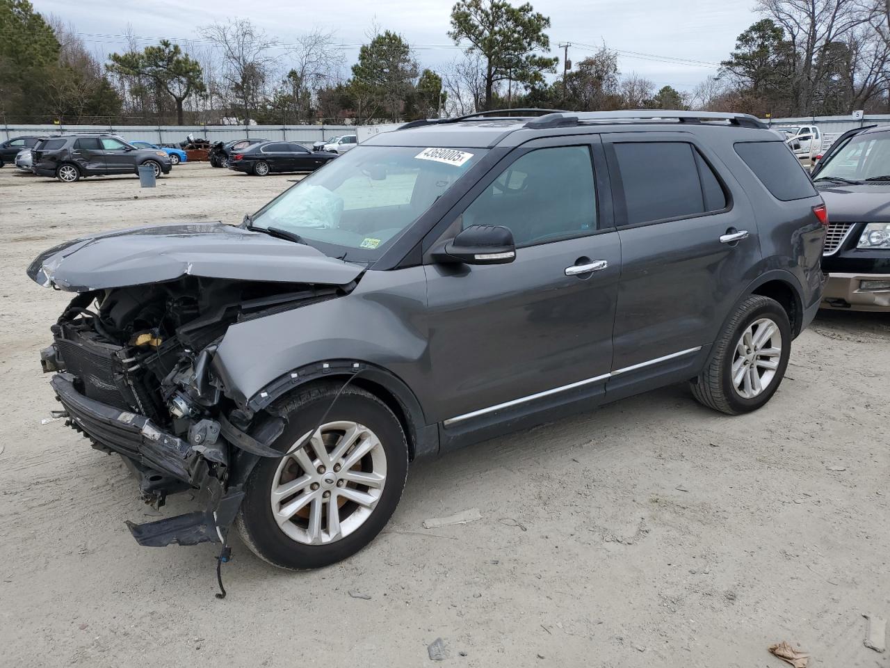 2015 Ford Explorer - Image 1