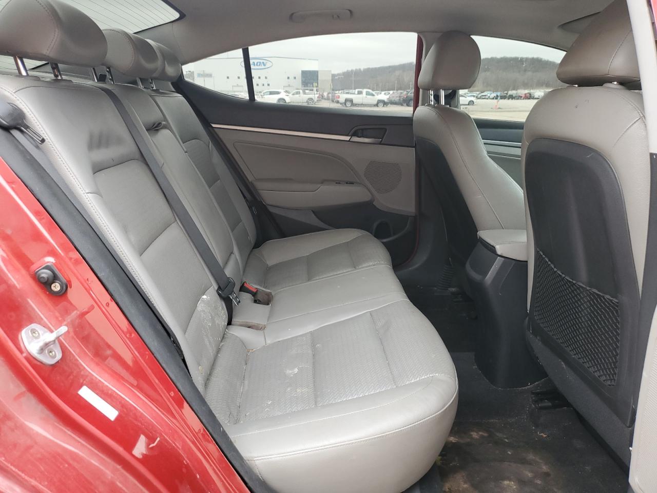 2017 Hyundai Elantra - Image 10