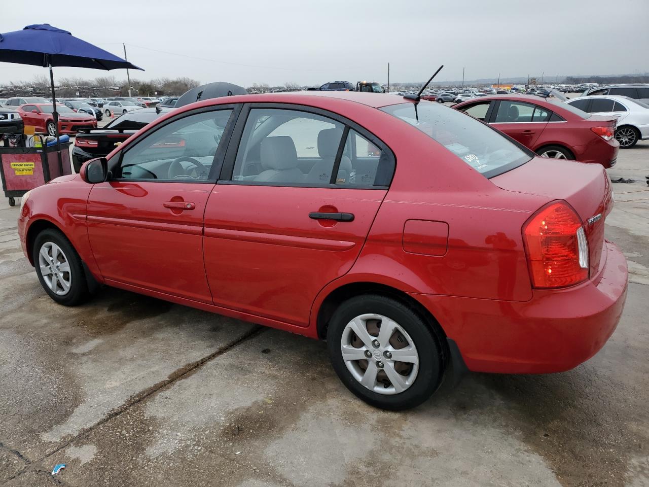 2011 Hyundai Accent - Image 2
