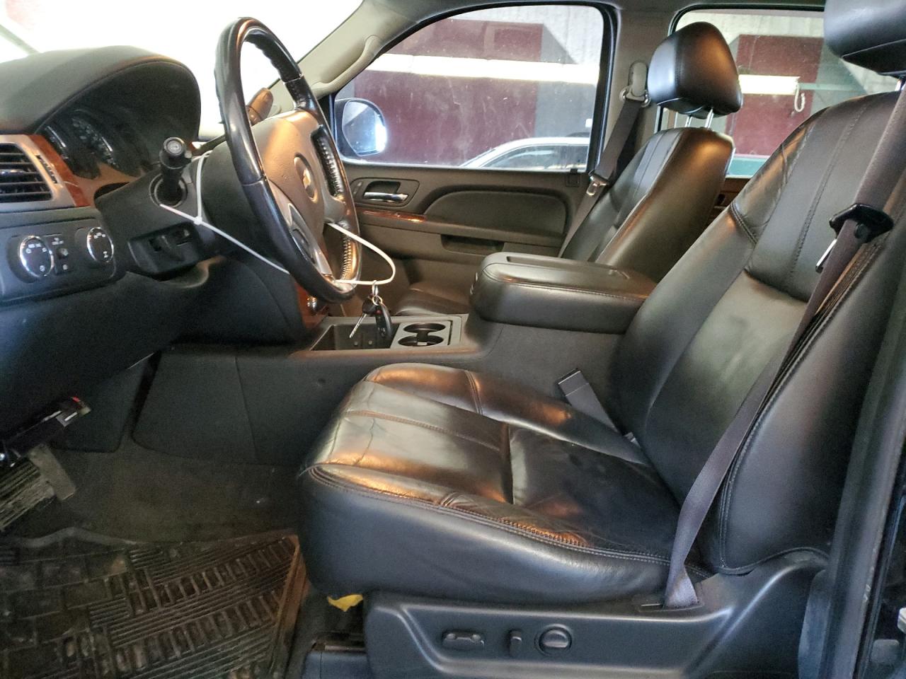 2011 Chevrolet Suburban - Image 7