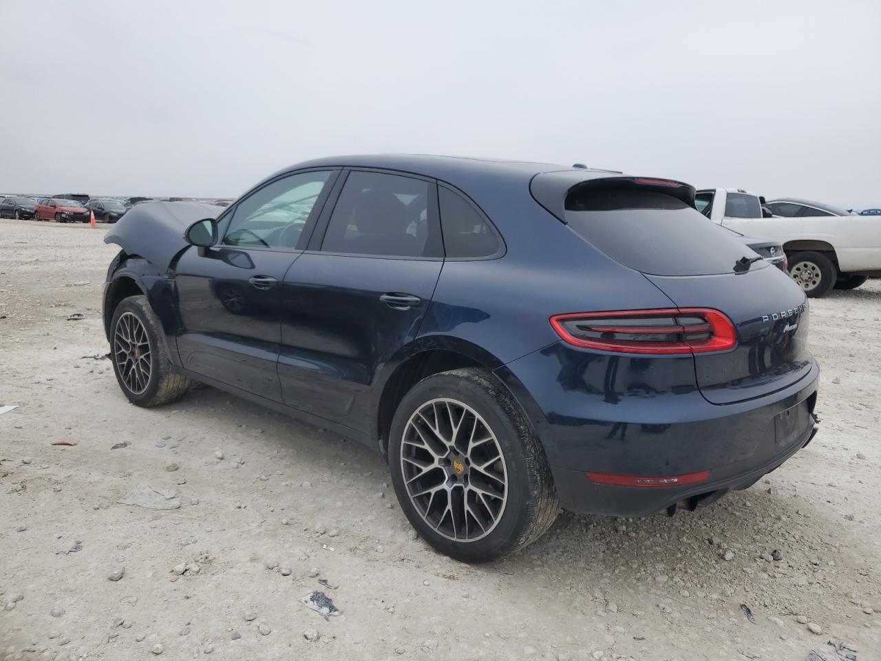 2018 Porsche Macan - Image 2