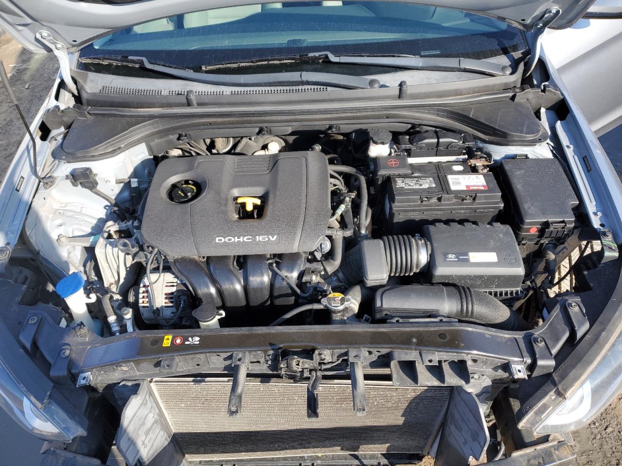 2017 Hyundai Elantra - Image 11
