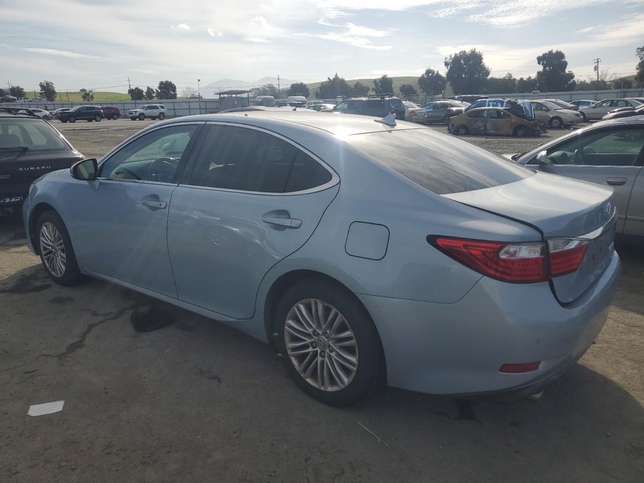 2013 Lexus ES - Image 2