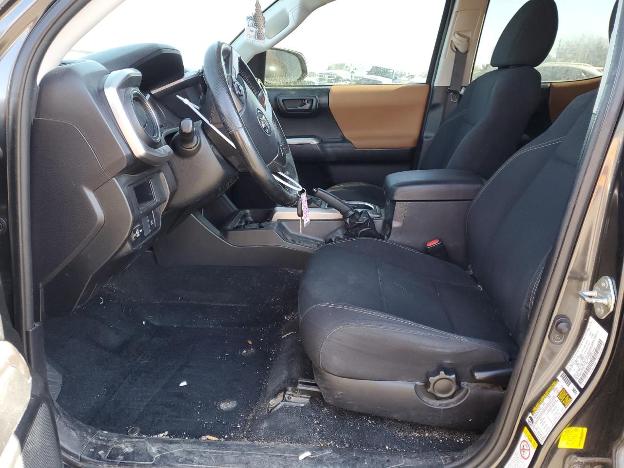 2019 Toyota Tacoma - Image 7