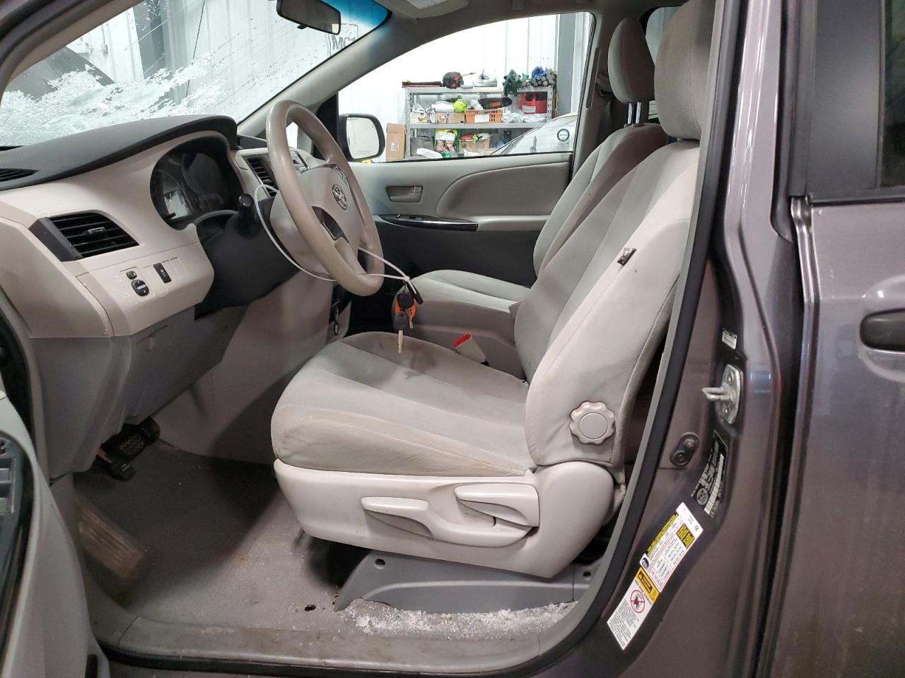 2011 Toyota Sienna - Image 7
