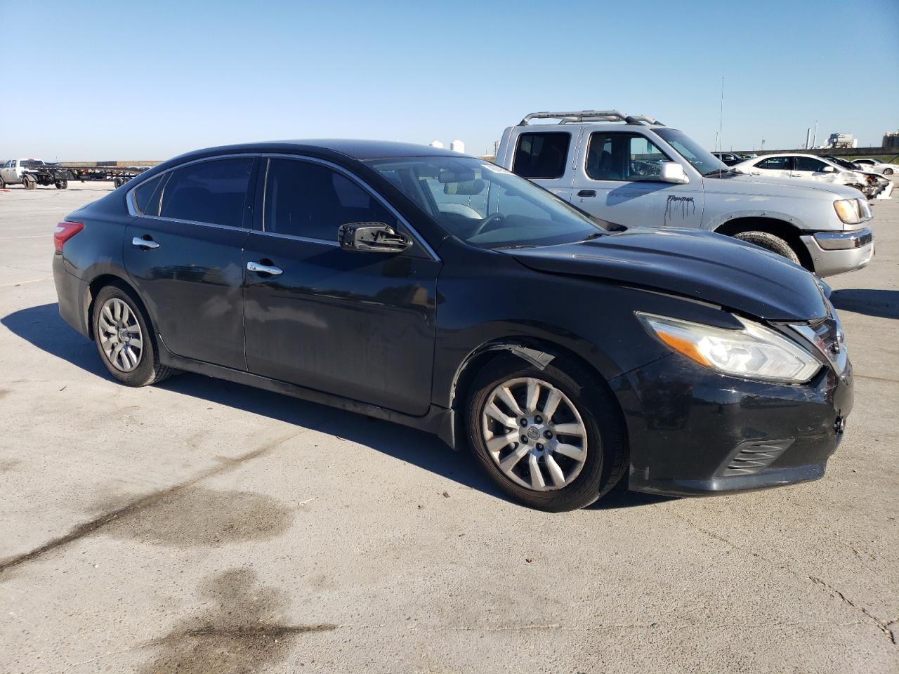 2017 Nissan Altima - Image 4