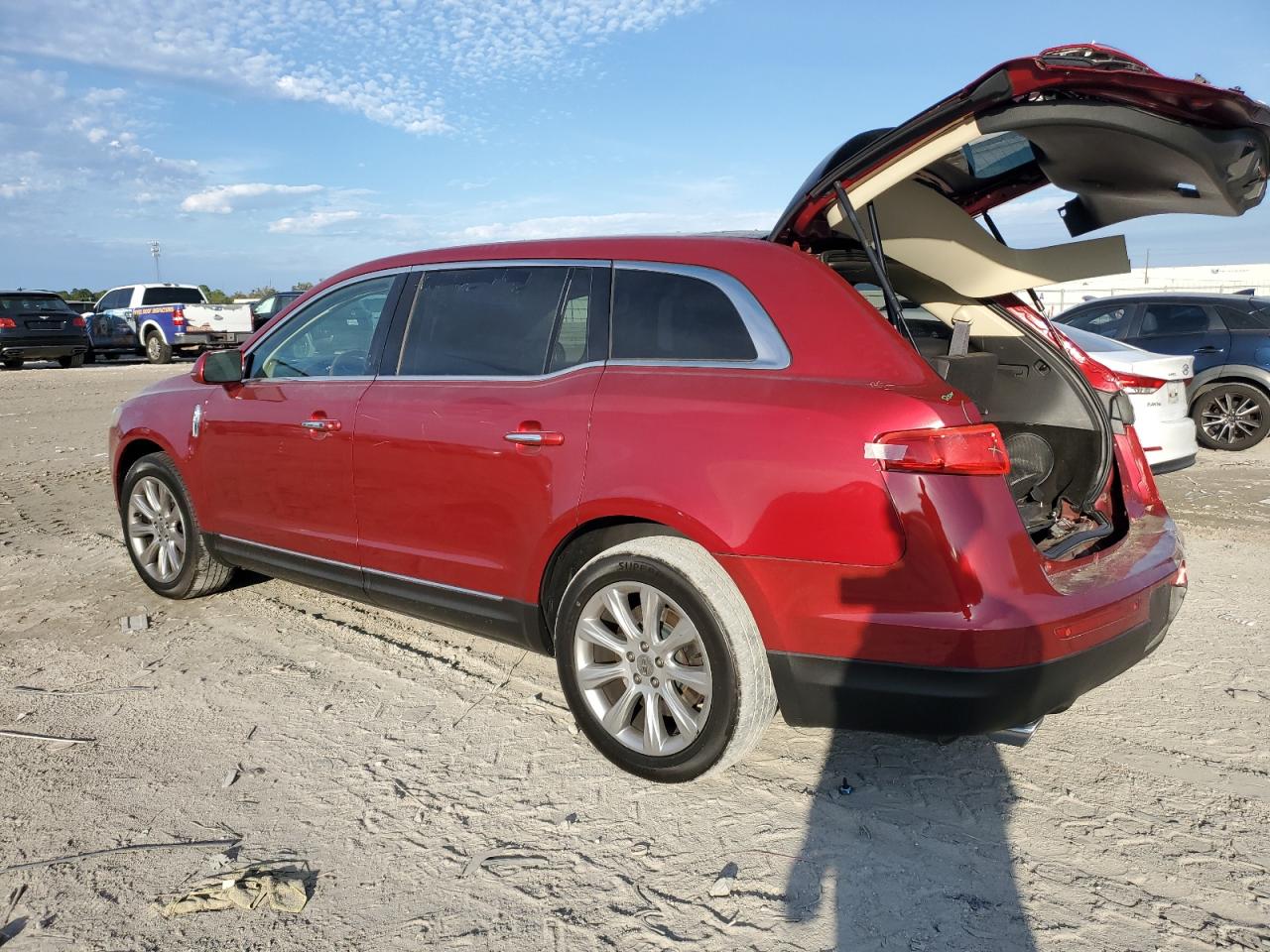 2013 Lincoln MKT - Image 2