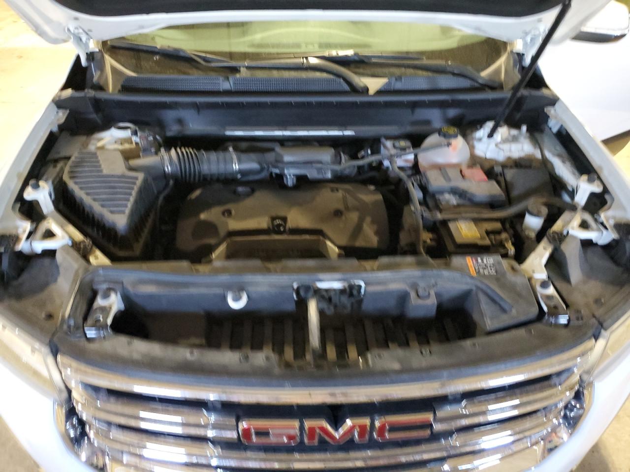 2021 GMC Acadia - Image 12