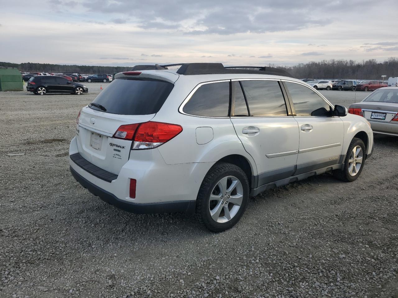 2013 Subaru Outback - Image 3