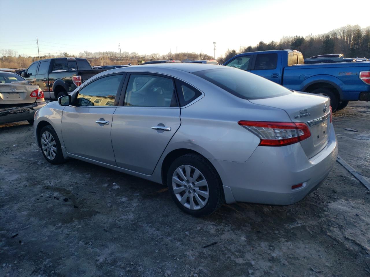 2015 Nissan Sentra - Image 2