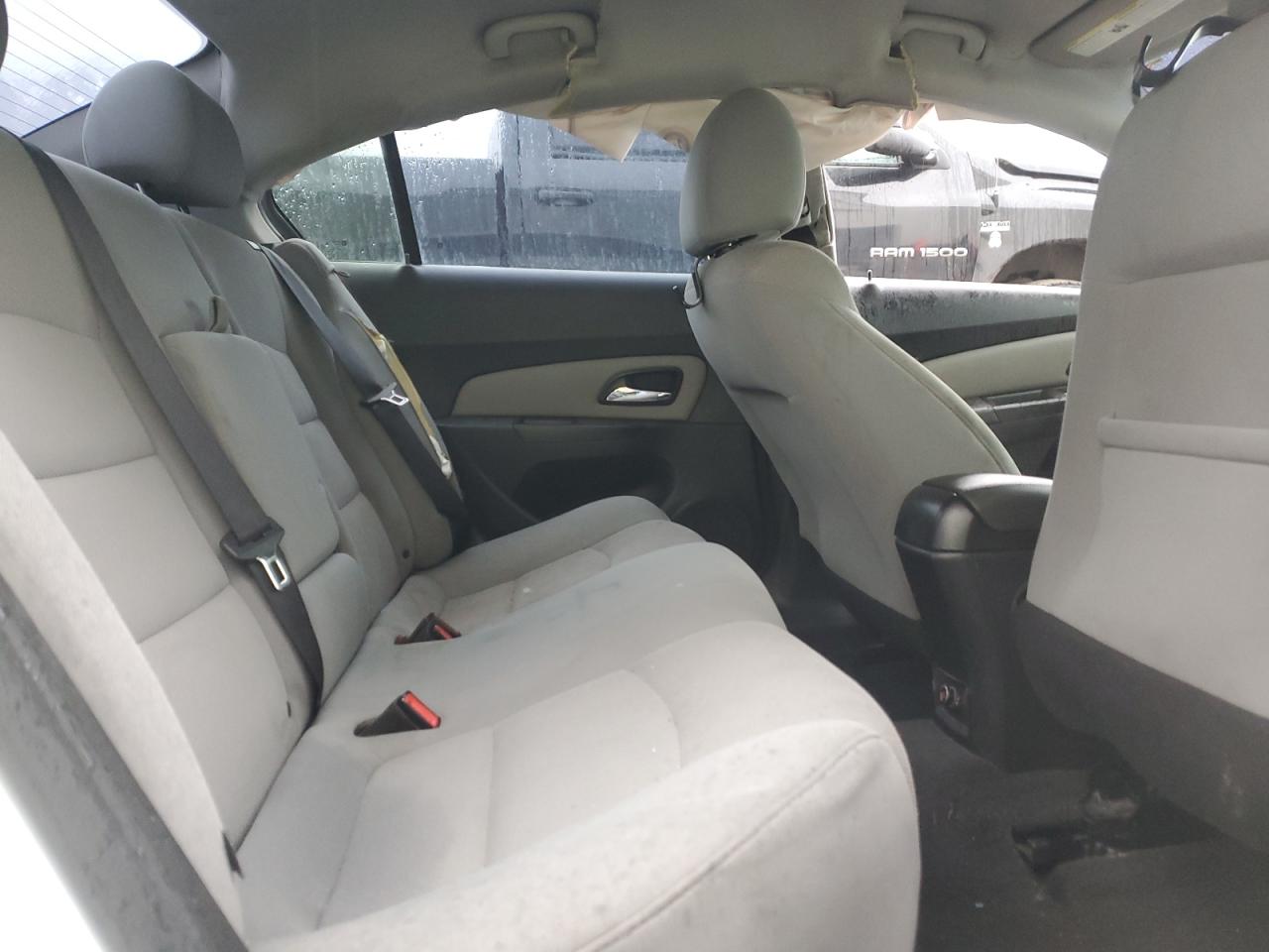 2013 Chevrolet Cruze - Image 10