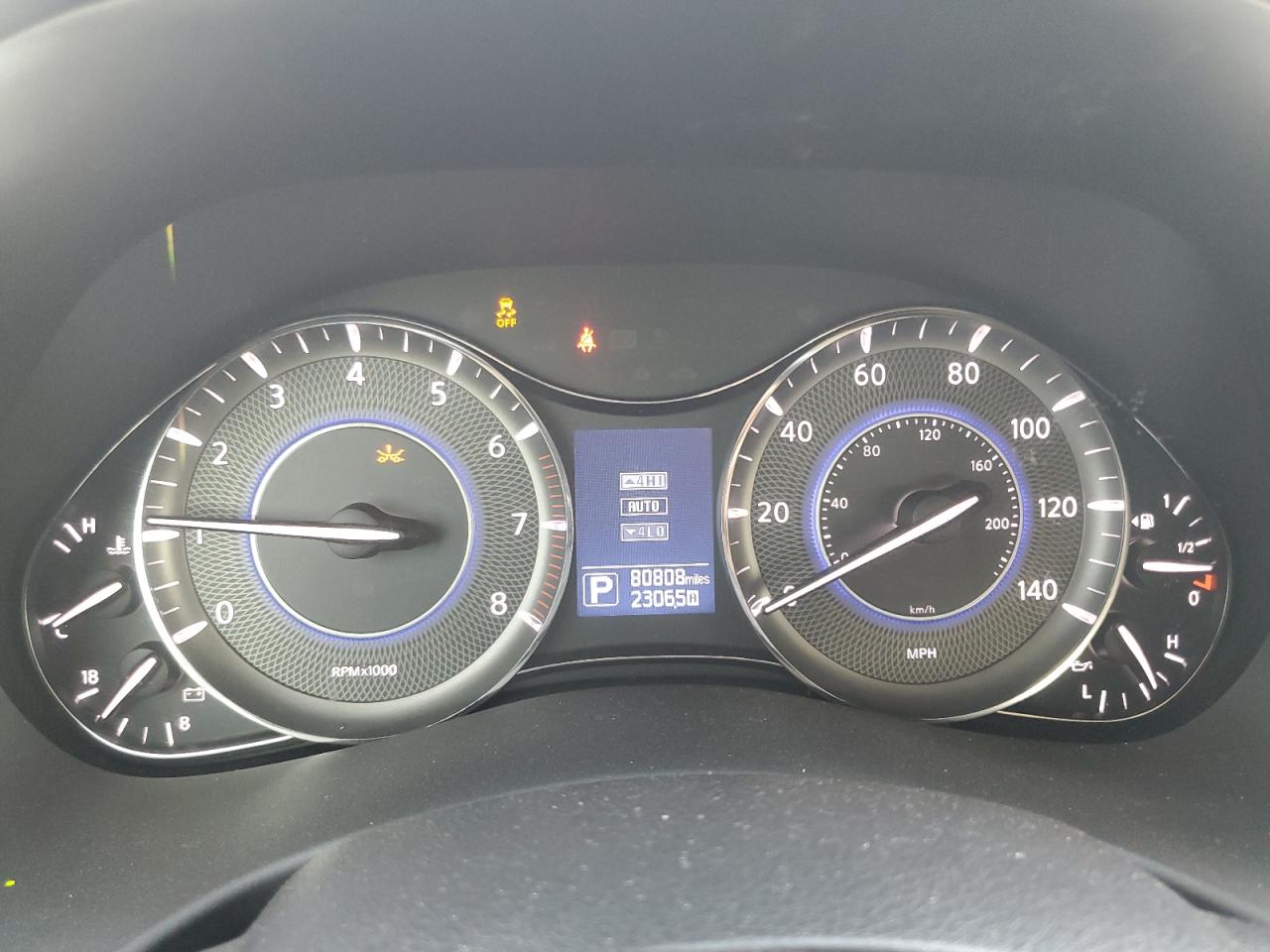 2015 Infiniti QX80 - Image 9