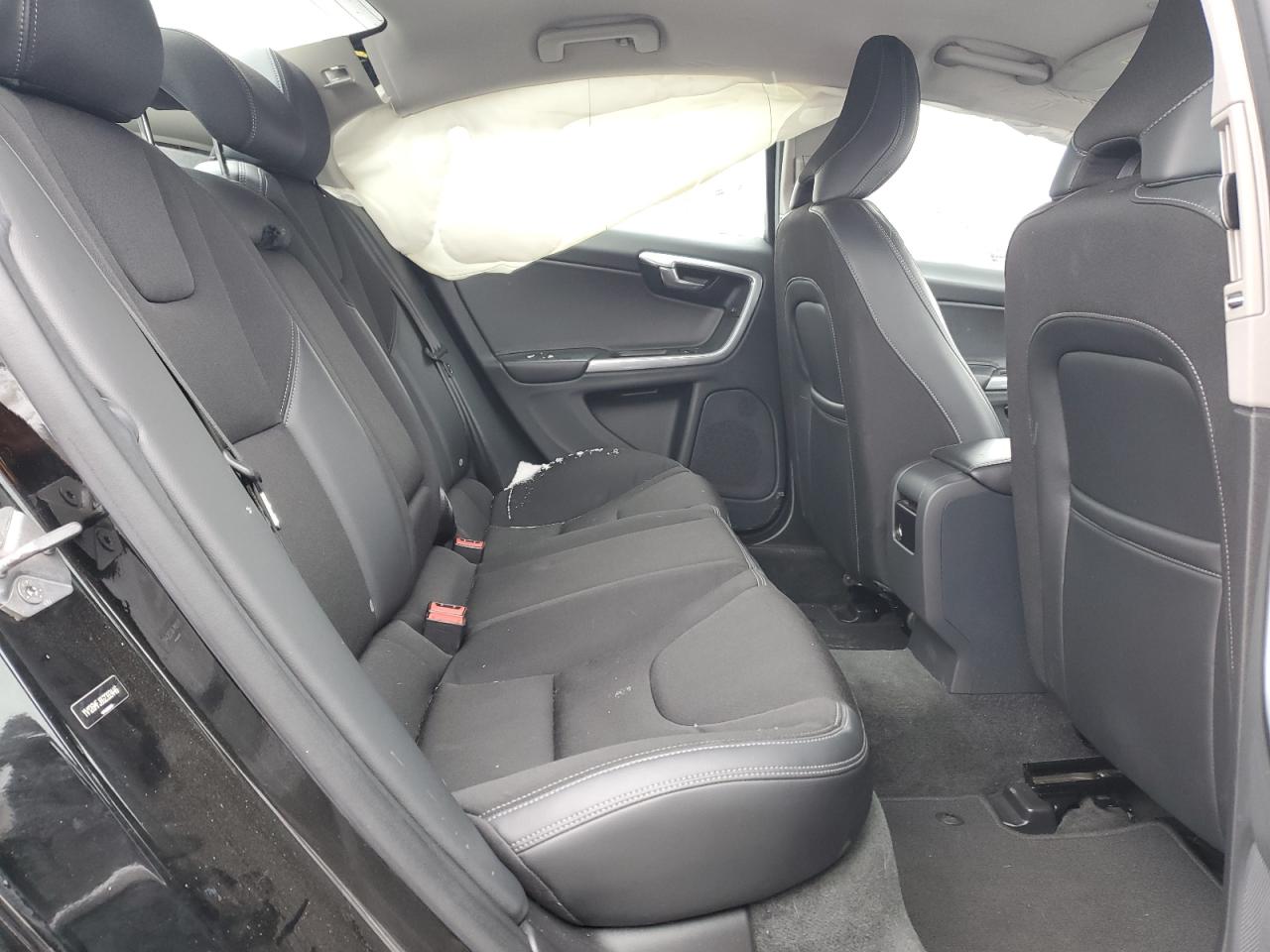 2016 Volvo S60 - Image 11