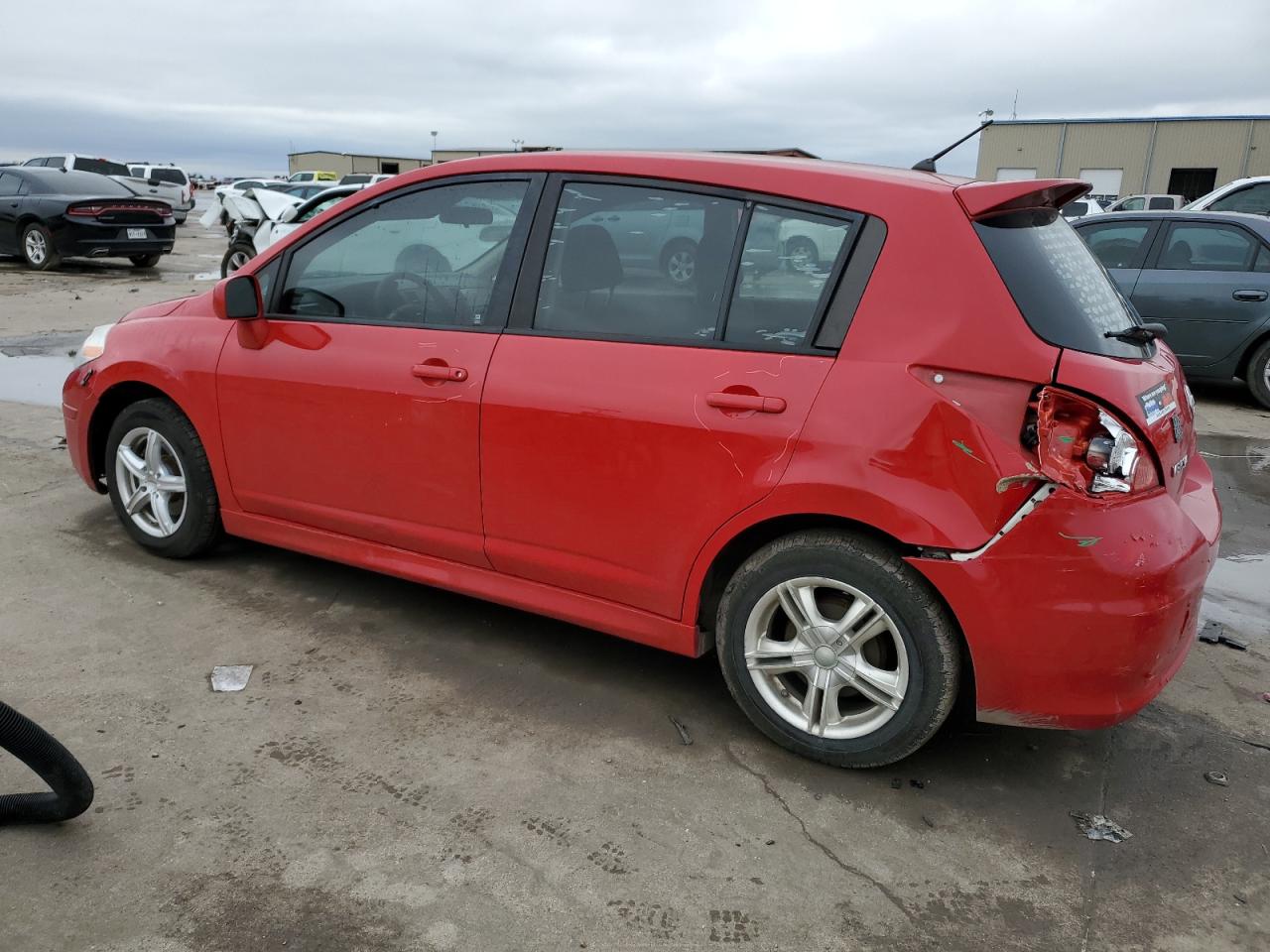 2010 Nissan Versa - Image 2