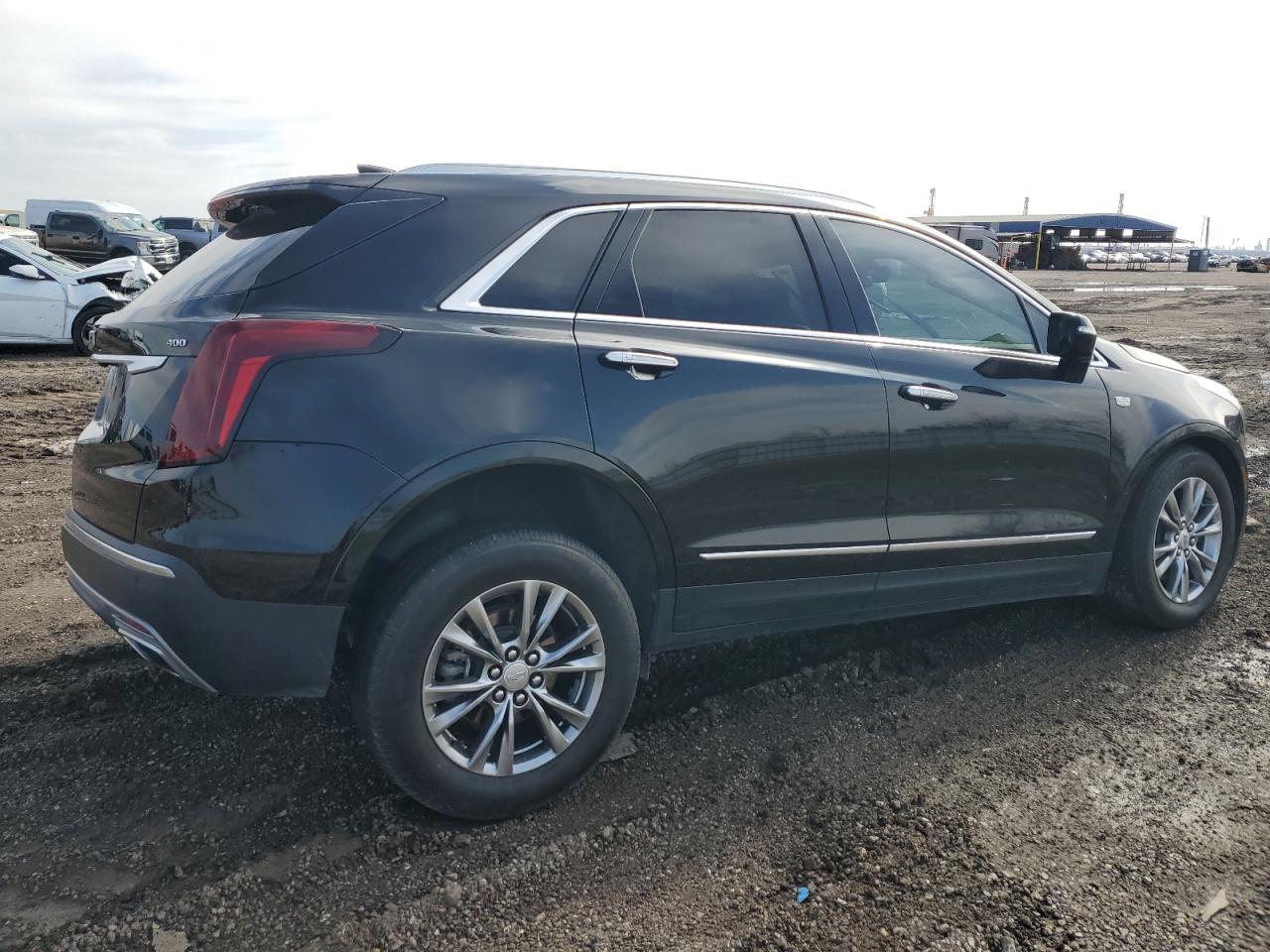 2021 Cadillac XT5 - Image 3