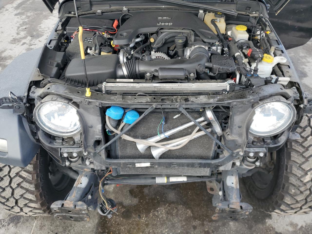 2018 Jeep Wrangler - Image 12