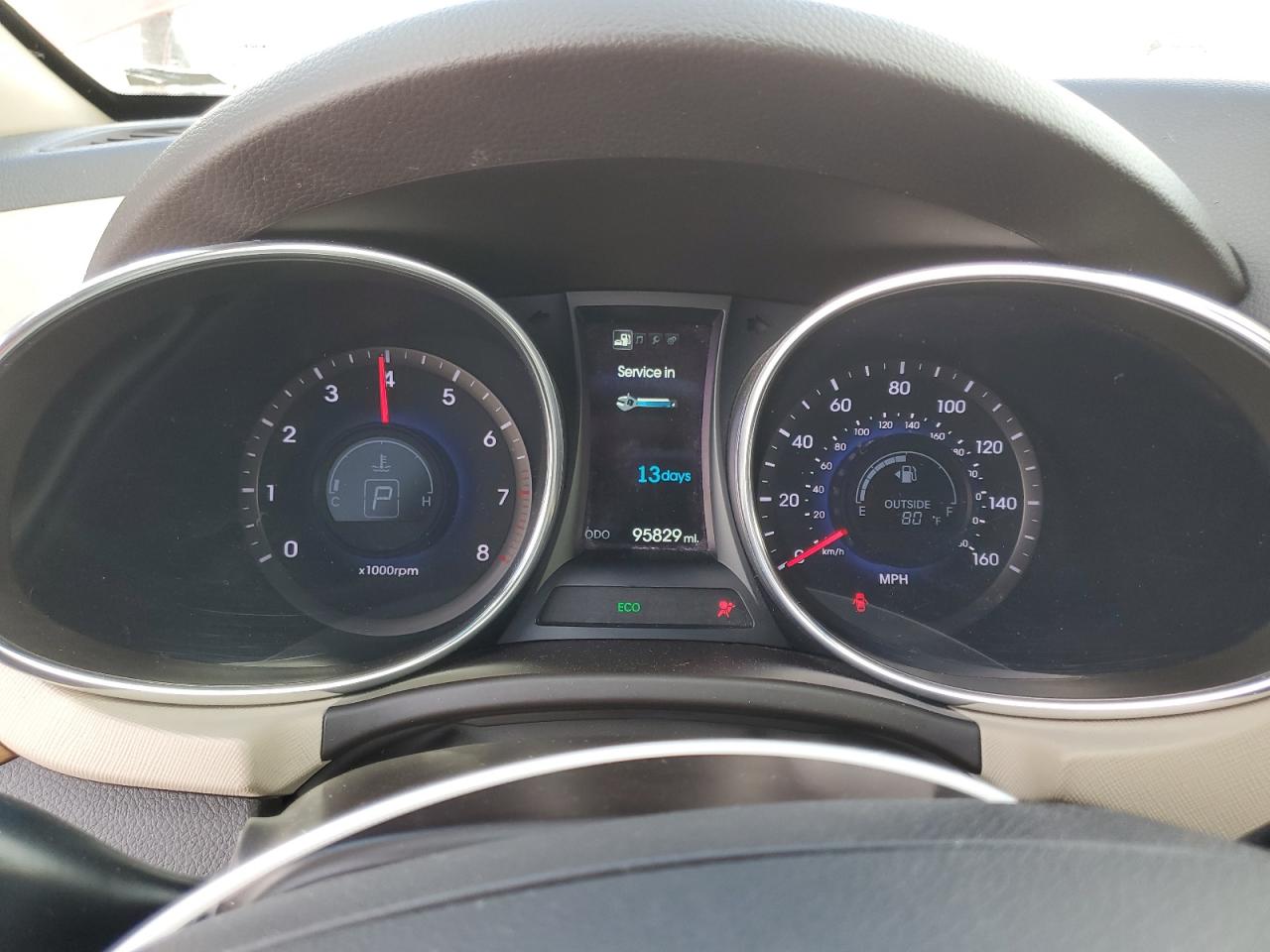 2016 Hyundai Santa Fe - Image 9