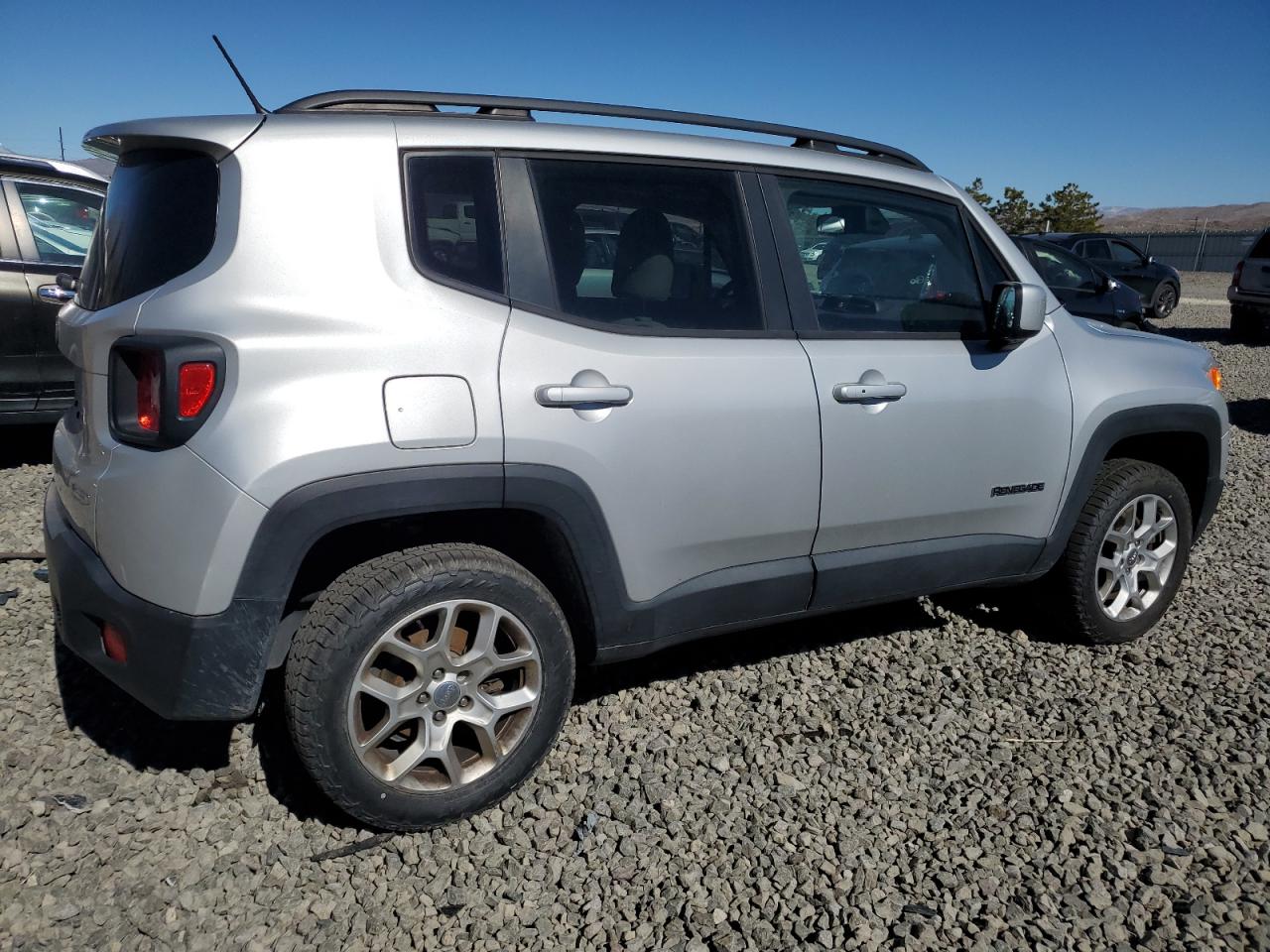 2016 Jeep Renegade - Image 3