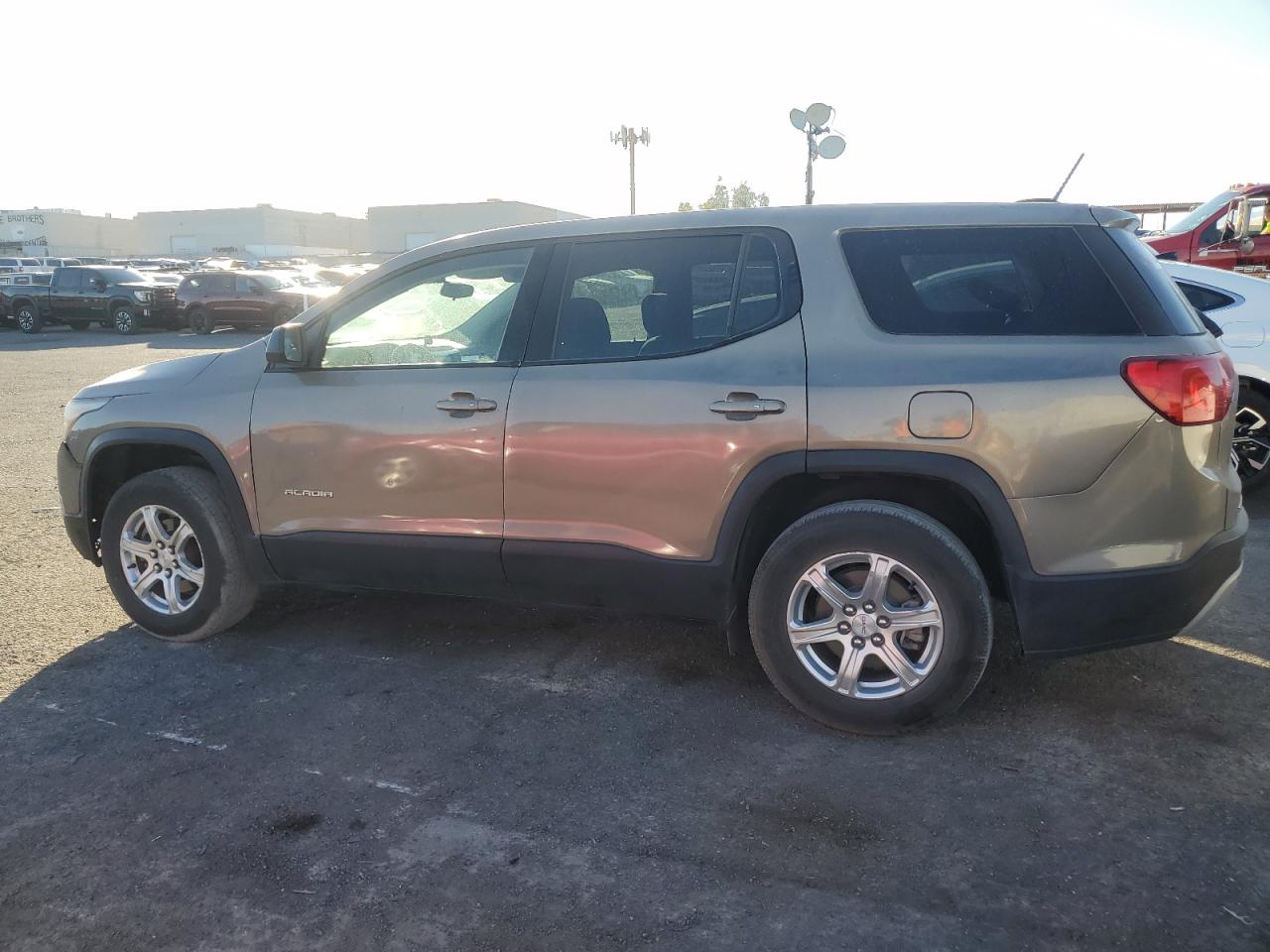 2019 GMC Acadia - Image 2