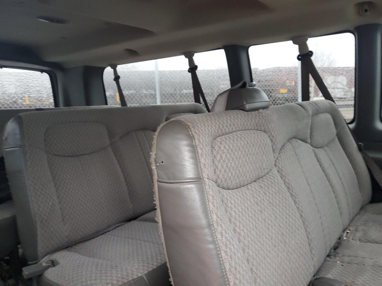 2006 GMC Savana - Image 11
