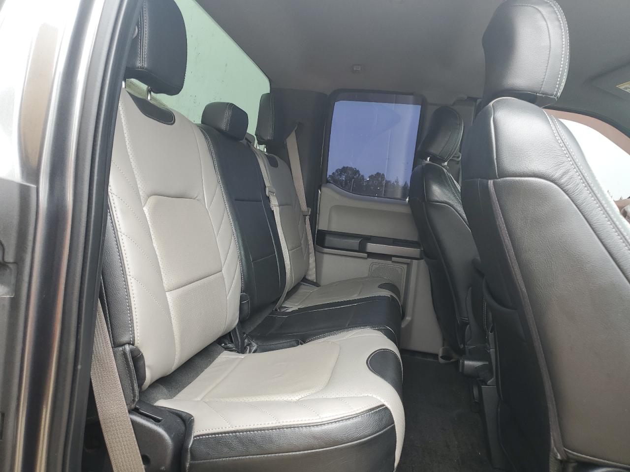 2015 Ford F-150 - Image 10