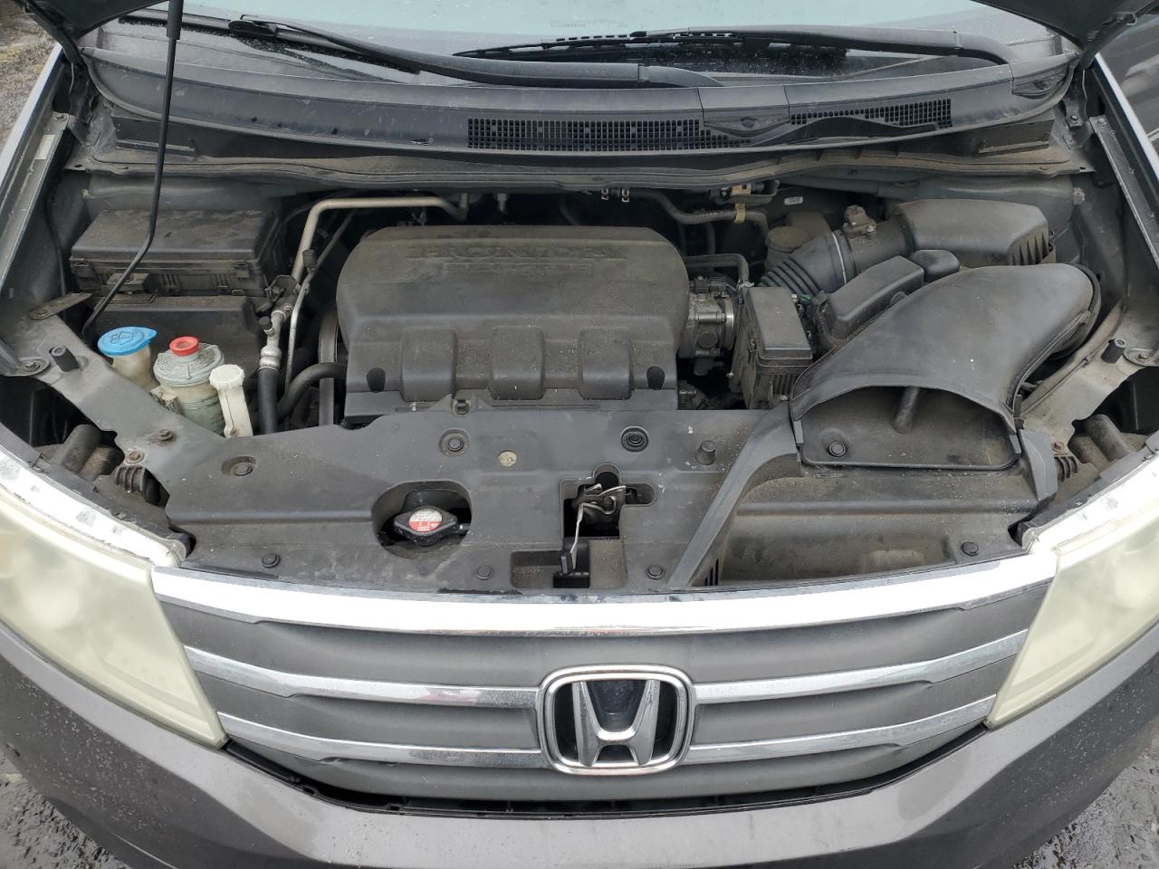 2011 Honda Odyssey - Image 12