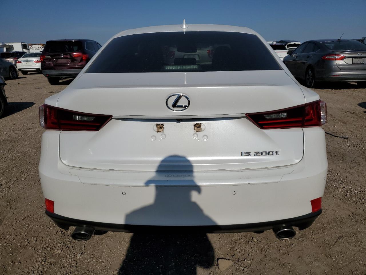 2016 Lexus IS - Image 6